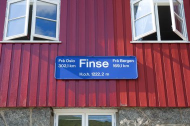 28 Temmuz 2019'da Norveç'te Oslo-Bergen hattındafinse tren istasyonunda finse işareti