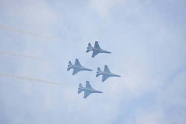 Chicopee, MA-Jul 14:2018 ABD Hava Kuvvetleri Thunderbirds büyük yeni Ingiltere Airshow Westover Air Reserve Base Chicopee, Massachusetts, Temmuz 'da görüldüğü gibi 14, 2018.