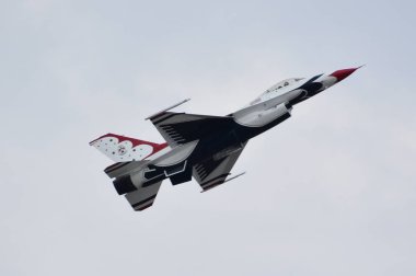 Chicopee, MA-Jul 14:2018 ABD Hava Kuvvetleri Thunderbirds büyük yeni Ingiltere Airshow Westover Air Reserve Base Chicopee, Massachusetts, Temmuz 'da görüldüğü gibi 14, 2018.