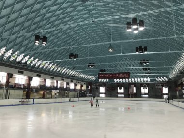 Çavdar, Ny - Haziran 3: Buz pateni pisti çavdar, 3 Haziran 2018 üzerinde görüldüğü gibi New York'da, Playland Park'ta. Parkta 1928 yılında inşa edilmiş.