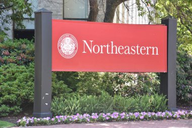 Boston, Ma - Jun 16: Northeastern Üniversitesi Boston, Massachusetts, 16 Haziran 2018 üzerinde görüldüğü gibi. Bu, 1898 yılında kurulan bir özel araştırma üniversitesidir.