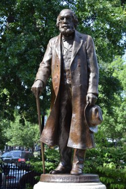 Edward Everett Hale heykeli Boston Halk Bahçesi 'nde