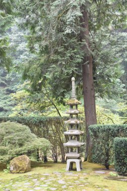 Portland, Oregon Ağustos 20: Portland Oregon'da, 20 Ağustos 2018 üzerinde görüldüğü gibi Japon Bahçesi. Bir geleneksel Japon Bahçesi Washington Parkı içinde yer alan 12 dönüm arazi işgal olduğunu.