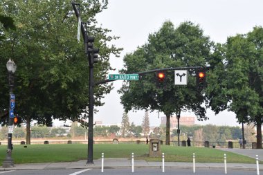 Portland, Oregon - Ağustos 21: Tom Mccall Waterfront Park Portland, Oregon, 21 Ağustos 2018 üzerinde görüldüğü gibi. Liman sürücü 1974 kaldırıldıktan sonra parkta 1978 yılında halka açıldı.