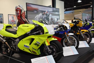 Wilsonville, Oregon Ağustos 21: Dünya hız ABD Wilsonville, Oregon, üzerinde 21 Ağustos 2018. Tarihi yarış arabaları, kas araba ve etkileşimli sergiler featuring hızlı seyahat için adanmış bir müzedir.