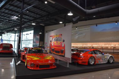 Wilsonville, Oregon Ağustos 21: Dünya hız ABD Wilsonville, Oregon, üzerinde 21 Ağustos 2018. Tarihi yarış arabaları, kas araba ve etkileşimli sergiler featuring hızlı seyahat için adanmış bir müzedir.