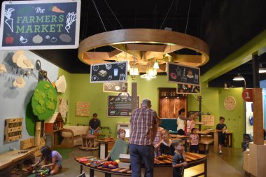 Portland, Oregon Ağustos 23: Portland Çocuk Müzesi Washington Park Portland, Oregon, 23 Ağustos 2018 üzerinde görüldüğü gibi. 1946 yılında kurulan dünyanın en eski 6 çocuk Müzesi olan.