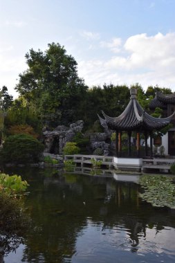 Portland, Oregon Ağustos 23: Lan Su Çin bahçede Portland, Oregon, 23 Ağustos 2018 üzerinde görülen Çin mahallesinde. Tam bir bloğun yaklaşık 40.000 sq ft mahallesinde içine alarak bir duvarlı Çin bahçe vardır.