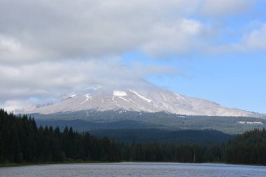 Mount Hood Oregon Trillium Gölü