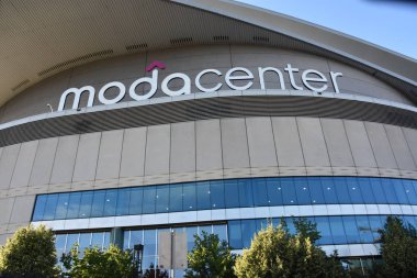 Portland, Oregon - Ağustos 24: Moda Merkezi Portland, Oregon, 24 Ağustos 2018 üzerinde görüldüğü gibi. Bu daha önce gül bahçesi biliniyordu ve birincil kapalı spor salonu nda Portland.