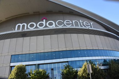 Portland, Oregon - Ağustos 24: Moda Merkezi Portland, Oregon, 24 Ağustos 2018 üzerinde görüldüğü gibi. Bu daha önce gül bahçesi biliniyordu ve birincil kapalı spor salonu nda Portland.