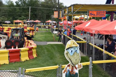 Batı Berlin, Nj - Eyl 22: Diggerland ABD, Kuzey Amerika'da nerede çocuklar ve aileleri gerçek makine, Batı Berlin, New Jersey, Eyl 22, 2018 görüldüğü gibi çalışabilir tek inşaat temalı macera parkı.