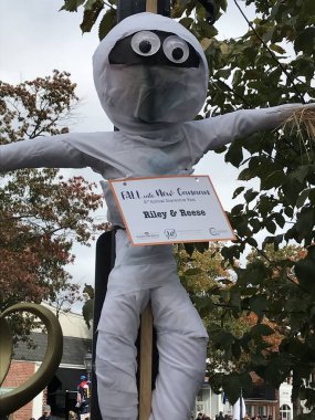 Yeni Canaan, Ct - Eki 28: Yıllık Cadılar Bayramı Geçit Töreni ve Trick-Or-Treating Yeni Canaan, Connecticut, görüldüğü gibi Ekim 28, 2018.