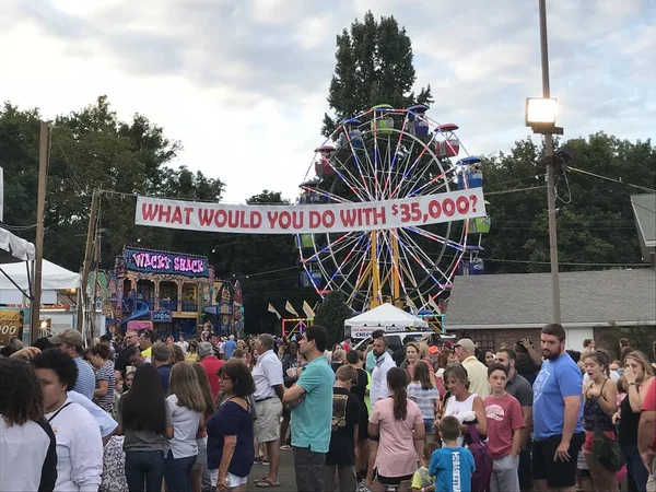 Stamford, Connecticut 'taki St Leos Fuarı ve Karnavalı, 1 Eylül 2018' de görüldüğü gibi..