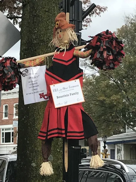 Yeni Canaan, Ct - Eki 28: Yıllık Cadılar Bayramı Geçit Töreni ve Trick-Or-Treating Yeni Canaan, Connecticut, görüldüğü gibi Ekim 28, 2018.