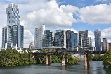 Austin, Tx - Eki 13: Austin Skyline, Teksas, 13 Ekim 2018 tarihinde görüldüğü gibi. Abd'nin Teksas eyaletinin başkenti ve Travis County'nin merkezidir..