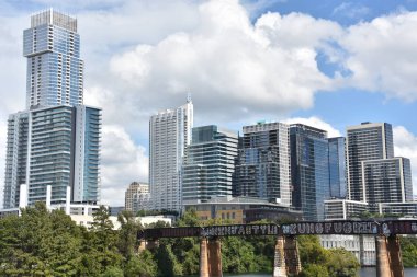 Austin, Tx - Eki 13: Austin Skyline, Teksas, 13 Ekim 2018 tarihinde görüldüğü gibi. Abd'nin Teksas eyaletinin başkenti ve Travis County'nin merkezidir..