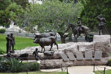 AUSTIN, TX - 13 Ekim 2018 'de görüldüğü üzere, Austin' deki Teksas Eyalet Meclisi 'nde bulunan Tejano Anıtı.