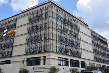 Austin, Tx - Eki 13: Austin Texas Üniversitesi Mccombs School of Business, 13 Ekim 2018 tarihinde görüldüğü gibi. Teksas'taki en eski devlet işletme okuludur..