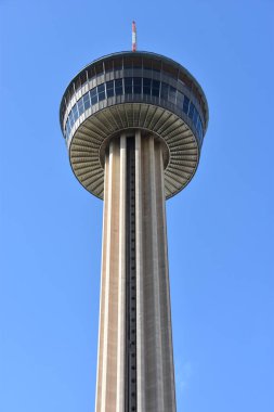 San Antonio, Tx - Eki 14: Tower of the Americas in San Antonio, Teksas, 14 Ekim 2018 tarihinde görüldüğü gibi. Kule San Antonio mimar O'Neil Ford tarafından tasarlanmış ve tema yapısı olarak inşa edilmiştir 1968 Dünya Fuarı, Hemisfair '68.