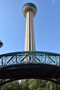 San Antonio, Tx - Eki 14: Tower of the Americas in San Antonio, Teksas, 14 Ekim 2018 tarihinde görüldüğü gibi. Kule San Antonio mimar O'Neil Ford tarafından tasarlanmış ve tema yapısı olarak inşa edilmiştir 1968 Dünya Fuarı, Hemisfair '68.
