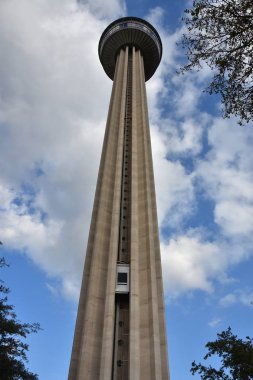 San Antonio, Tx - Eki 14: Tower of the Americas in San Antonio, Teksas, 14 Ekim 2018 tarihinde görüldüğü gibi. Kule San Antonio mimar O'Neil Ford tarafından tasarlanmış ve tema yapısı olarak inşa edilmiştir 1968 Dünya Fuarı, Hemisfair '68.