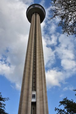 San Antonio, Tx - Eki 14: Tower of the Americas in San Antonio, Teksas, 14 Ekim 2018 tarihinde görüldüğü gibi. Kule San Antonio mimar O'Neil Ford tarafından tasarlanmış ve tema yapısı olarak inşa edilmiştir 1968 Dünya Fuarı, Hemisfair '68.