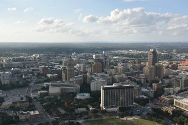 San Antonio, Tx - Eki 14: 14 Ekim 2018 tarihinde görüldüğü gibi, San Antonio, Teksas'taki Amerika Kulesi'nin gözlem güvertesinden görünüm.