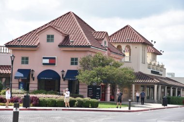 San Antonio, Tx - Eki 14: San Marcos Premium Outlets in Texas, 14 Ekim 2018 tarihinde görüldüğü gibi. Kombine, iki bitişik alışveriş merkezleri 350'den fazla mağaza var ve 1.000.000 sq ft fazla.
