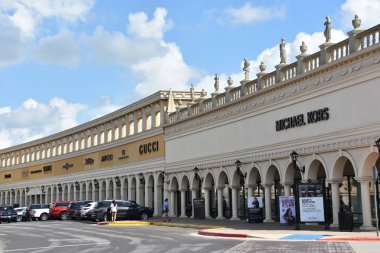 San Antonio, Tx - Eki 14: San Marcos Premium Outlets in Texas, 14 Ekim 2018 tarihinde görüldüğü gibi. Kombine, iki bitişik alışveriş merkezleri 350'den fazla mağaza var ve 1.000.000 sq ft fazla.