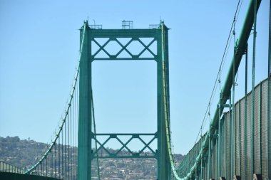 Kaliforniya'da Long Beach yakınlarındaki Vincent Thomas Köprüsü