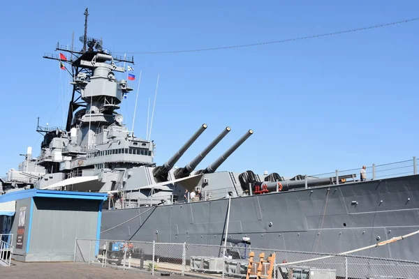 圣佩德罗 加利福尼亚州 10月19日 Uss 爱荷华州 在圣佩德罗 加利福尼亚州 如2018年10月19日所示 现在的博物馆是在太平洋战舰中心的指挥和控制下运作的 — 图库照片
