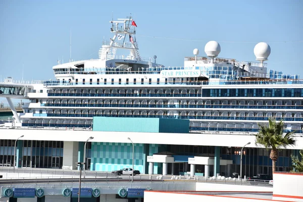 加利福尼亚州龙滩20号 2018年10月20日 公主号 Princess Cruises 拥有的游轮 明星公主号 在加利福尼亚州长滩停靠 — 图库照片
