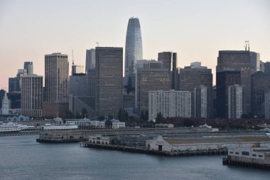 San Francisco, California - Eki 22: 22 Ekim 2018 tarihinde görüldüğü gibi, San Francisco, Kaliforniya'dan uzaklara yelken leyen Norveç Bliss yolcu gemisinden görünüm. Gemi 21 Nisan 2018 tarihinde hizmete girdi.
