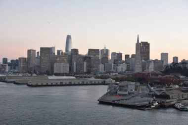 San Francisco, California - Eki 22: 22 Ekim 2018 tarihinde görüldüğü gibi, San Francisco, Kaliforniya'dan uzaklara yelken leyen Norveç Bliss yolcu gemisinden görünüm. Gemi 21 Nisan 2018 tarihinde hizmete girdi.