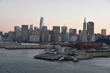San Francisco, California - Eki 22: 22 Ekim 2018 tarihinde görüldüğü gibi, San Francisco, Kaliforniya'dan uzaklara yelken leyen Norveç Bliss yolcu gemisinden görünüm. Gemi 21 Nisan 2018 tarihinde hizmete girdi.