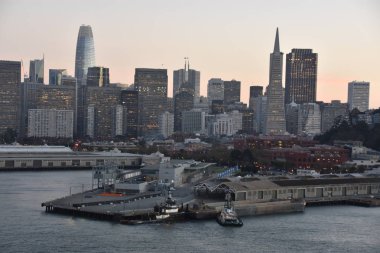 San Francisco, California - Eki 22: 22 Ekim 2018 tarihinde görüldüğü gibi, San Francisco, Kaliforniya'dan uzaklara yelken leyen Norveç Bliss yolcu gemisinden görünüm. Gemi 21 Nisan 2018 tarihinde hizmete girdi.
