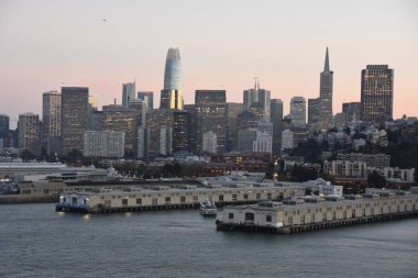 San Francisco, California - Eki 22: 22 Ekim 2018 tarihinde görüldüğü gibi, San Francisco, Kaliforniya'dan uzaklara yelken leyen Norveç Bliss yolcu gemisinden görünüm. Gemi 21 Nisan 2018 tarihinde hizmete girdi.