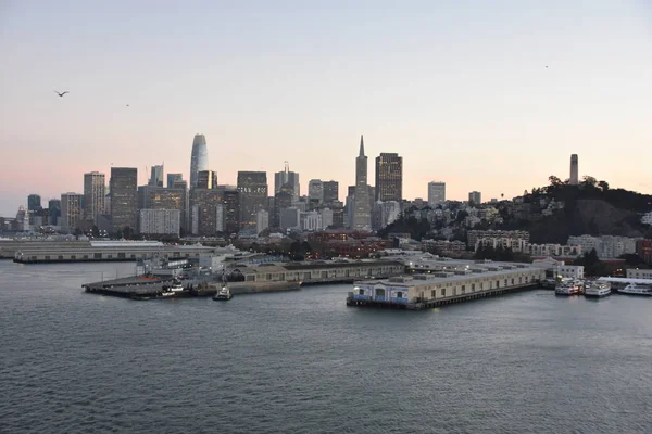 加利福尼亚州旧金山 10月22日 从挪威Bliss游轮上观看 从加州旧金山出发 2018年10月22日 该船于2018年4月21日投入使用 — 图库照片