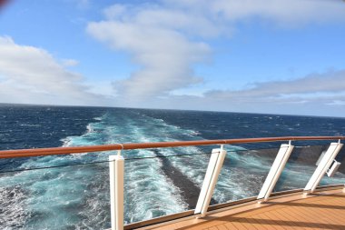 Long Beach, California - Eki 23: 23 Ekim 2018 tarihinde görüldüğü gibi, Kaliforniya kıyılarında seyir Norveç Bliss yolcu gemisinden görünüm. Gemi 21 Nisan 2018 tarihinde hizmete girdi.