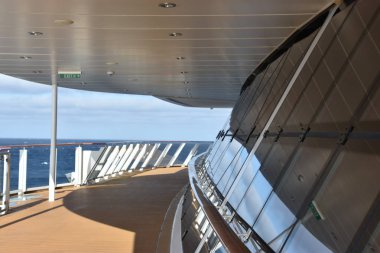 Long Beach, California - Eki 23: 23 Ekim 2018 tarihinde görüldüğü gibi, Kaliforniya kıyılarında seyir Norveç Bliss yolcu gemisinden görünüm. Gemi 21 Nisan 2018 tarihinde hizmete girdi.