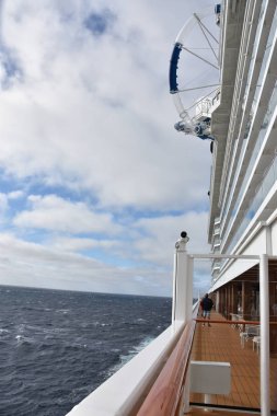 Long Beach, California - Eki 23: 23 Ekim 2018 tarihinde görüldüğü gibi, Kaliforniya kıyılarında seyir Norveç Bliss yolcu gemisinden görünüm. Gemi 21 Nisan 2018 tarihinde hizmete girdi.