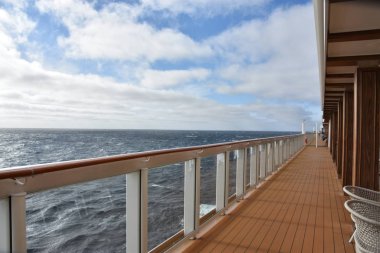 Long Beach, California - Eki 23: 23 Ekim 2018 tarihinde görüldüğü gibi, Kaliforniya kıyılarında seyir Norveç Bliss yolcu gemisinden görünüm. Gemi 21 Nisan 2018 tarihinde hizmete girdi.