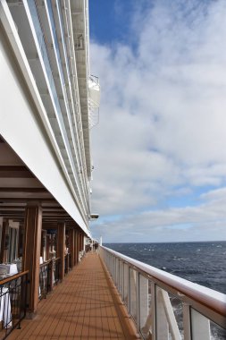 Long Beach, California - Eki 23: 23 Ekim 2018 tarihinde görüldüğü gibi, Kaliforniya kıyılarında seyir Norveç Bliss yolcu gemisinden görünüm. Gemi 21 Nisan 2018 tarihinde hizmete girdi.