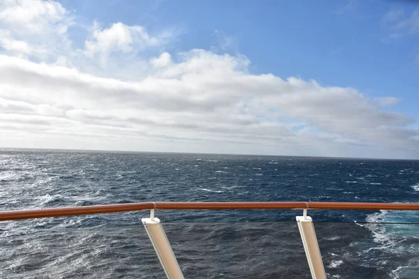 View Pacific Ocean Cruise Ship — Stock Photo, Image