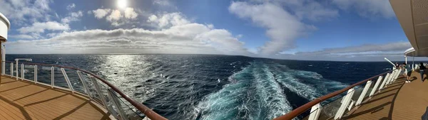 View Pacific Ocean Cruise Ship — Stock Photo, Image