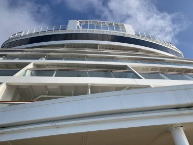 San Diego, California - 24 Ekim: 24 Ekim 2018 üzerinde görüldüğü gibi San Diego, Kaliforniya'da demirledi Norveç Bliss gemisi. 21 Nisan 2018 hizmete girdi ve bir çok düzeyli birleştirmek için ilk cruise gemi tasarımı kapsamında parça yarış.