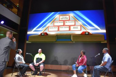 SAN DIEGO, CA - OCT 24: Norveç Bliss yolcu gemisindeki büyük piramit oyunu, 24 Ekim 2018 'de görüldüğü gibi San Francisco, Kaliforniya' dan denize açılacak. Gemi 21 Nisan 2018 'de hizmete girdi..