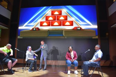 SAN DIEGO, CA - OCT 24: Norveç Bliss yolcu gemisindeki büyük piramit oyunu, 24 Ekim 2018 'de görüldüğü gibi San Francisco, Kaliforniya' dan denize açılacak. Gemi 21 Nisan 2018 'de hizmete girdi..