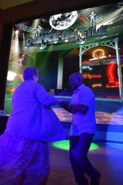 SAN DIEGO, CA - OCT 24: Norveç Bliss yolcu gemisinde 22 Ekim 2018 'de görüldüğü üzere San Diego, Kaliforniya' dan denize açılarak Dans Savaş Oyunu. Gemi 21 Nisan 2018 'de hizmete girdi..